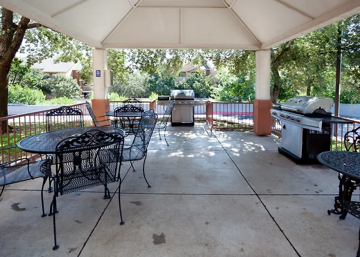 Sonesta Simply Suites Austin The Domain Area